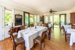 TV a/nebo společenská místnost v ubytování Hotel Villa Therese