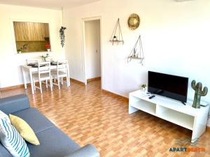TV/Unterhaltungsangebot in der Unterkunft APARTBEACH CYE 6 CLIMATIZADO y JUNTO PLAYA