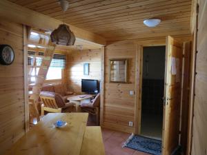 Μια τηλεόραση ή/και κέντρο ψυχαγωγίας στο Arctic Polar Holiday Village