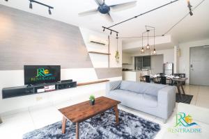 TV a/nebo společenská místnost v ubytování 1 Tebrau Residences By RR JBcity