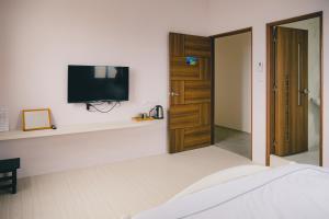TV a/nebo společenská místnost v ubytování Destination Inn