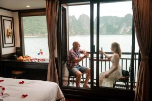 Gallery image of Sena Cruises - Wonder On Lan Ha Bay in Ha Long