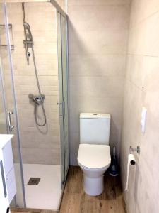 Łazienka w obiekcie Infante II Primera Linea Playa De Gandia SOLO FAMILIAS