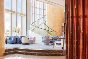 Predel za sedenje v nastanitvi Four Seasons Hotel Hong Kong