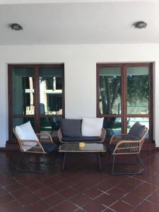 A seating area at Villa Oasis етаж1