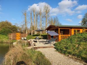 Gallery image of Kingfisher Cabin in Lincoln