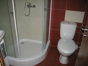 Koupelna v ubytování Krasi Apartments in Zornitsa Complex + 16 fotografií