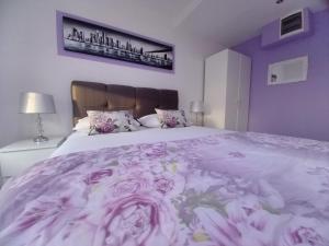 Posteľ alebo postele v izbe v ubytovaní Apartments Benic