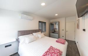 Posteľ alebo postele v izbe v ubytovaní Premium Apartment with jacuzzi