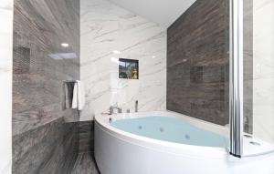 Kúpeľňa v ubytovaní Premium Apartment with jacuzzi