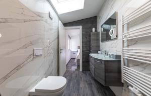 Kúpeľňa v ubytovaní Premium Apartment with jacuzzi + 18 fotografií