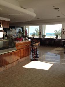 A restaurant or other place to eat at Hotel Mareblu