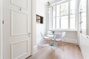 Gledhow Gardens VIII by onefinestay