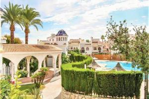 The swimming pool at or close to Townhouse with bbq and pools - Costa Hispania