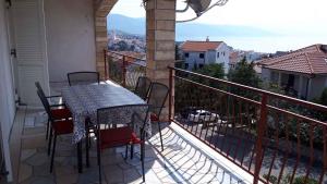 Fotografie z fotogalerie ubytování Two-Bedroom Apartment Novi Vinodolski near Sea 6 v destinaci Novi Vinodolski