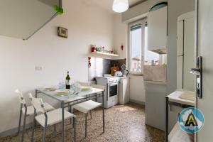 Кухня или кухненски бокс в Casa di Manuela