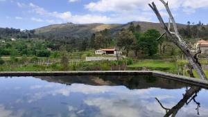 A piscina localizada em Casa do Gaio-Turismo de Natureza ou nos arredores