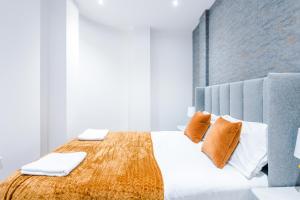 The Popworks 2 Bedroom Apartment - MCR Dens
