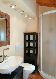 Ένα μπάνιο στο Casa Bucaneve & Ciclamino +46 φωτογραφίες