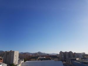 A general mountain view or a mountain view taken from Az apartmant