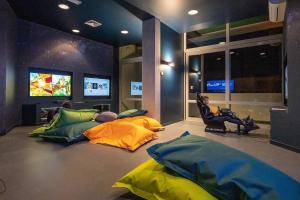 TV i/ili multimedijalni sistem u objektu Valamar Meteor Hotel