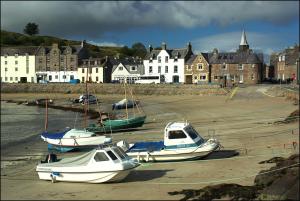 Foto de la galería de Stonehaven ground floor home with a spectacular harbour view. en Stonehaven