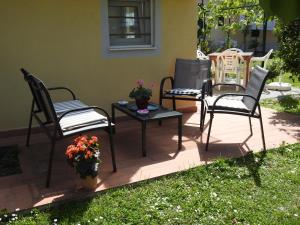 Vonkajšia záhrada v ubytovaní Geoglobe Chambre d'Hòtes