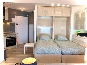 Kuchyň nebo kuchyňský kout v ubytování Apartamento entre dos mares