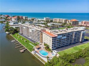 Zdjęcie z galerii obiektu Bayshore Yatch Tennis Condo 2br 3 beds, Walking Distance to Beautiful Quite Beach w mieście Clearwater Beach