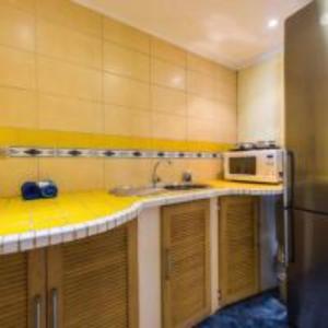 A cozinha ou cozinha compacta de Sunflower Villa Studios Gold
