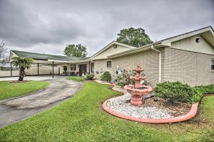 Gallery image of Eclectic Westwego Retreat with Sunroom and Patio! in Westwego