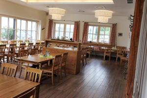 Restoran atau tempat lain untuk makan di Perbersdorfer Heuriger