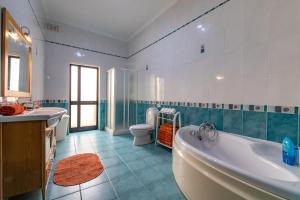 A bathroom at Skalina