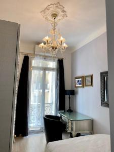 Giường trong phòng chung tại Monte-Carlo