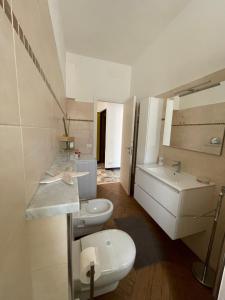 Kúpeľňa v ubytovaní Sunnyhouse + 37 fotografií