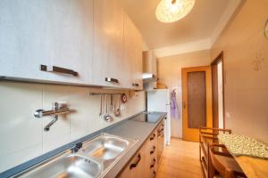 A kitchen or kitchenette at Casa della Zia
