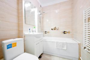 Ένα μπάνιο στο Blue Studio +31 φωτογραφίες