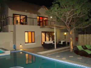 Gallery image of BushGlam Luxury Holiday Home in Hoedspruit