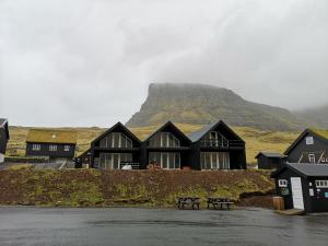 Gallery image of Gásadalur Apartments @ World famous waterfall in Gásadalur