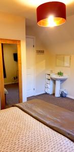 Gallery image of Self catering upper floor flat at Woodend house in Balmacara