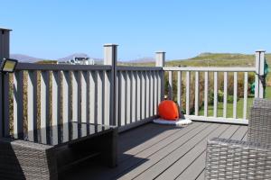 En balkong eller terrasse på Ose Pod, an ever changing view to the sea