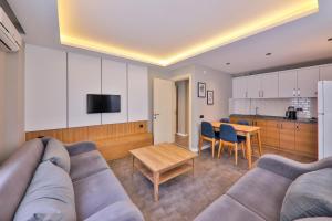 A kitchen or kitchenette at Duygu Apart