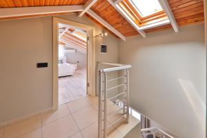 A bed or beds in a room at Duygu Apart