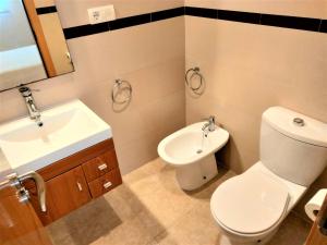 Ein Badezimmer in der Unterkunft ACV - Valparaiso - 2ª linea, planta 3, norte