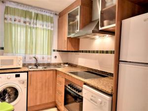 Kuchyň nebo kuchyňský kout v ubytování ACV - Valparaiso - 2ª linea, planta 3, norte