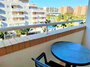 Ein Balkon oder eine Terrasse in der Unterkunft ACV - Valparaiso - 2ª linea, planta 3, norte