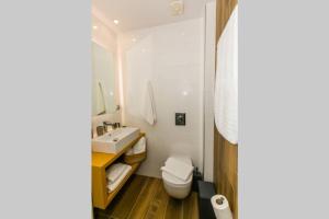 A bathroom at Chrysi's Ocean View Retreat
