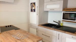 Køkken eller tekøkken på ARTIST`S HOUSE Baška + 27 billeder