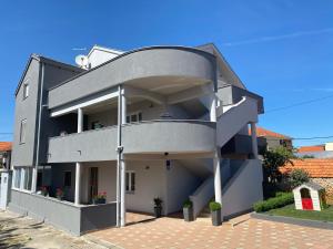 Budova, kde se apartmán nachází
