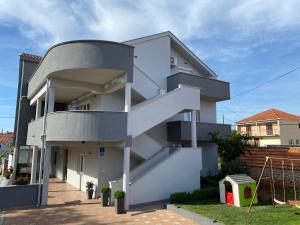 Budova, kde se apartmán nachází